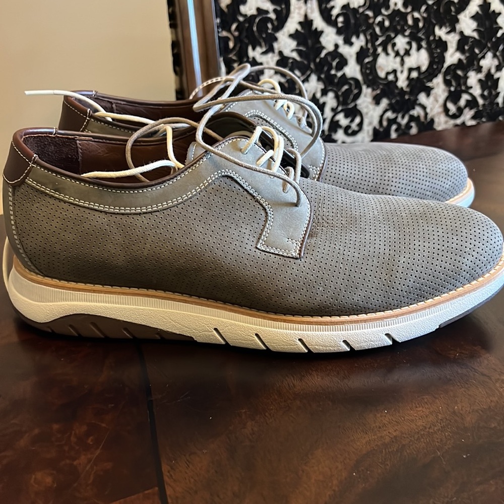 Johnston & Murphy Collection Men's Vaughn Perforated Plain Toe Oxfords - Picture 2 of 12